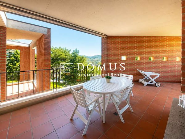 Villa architettonica con vista panoramica 6