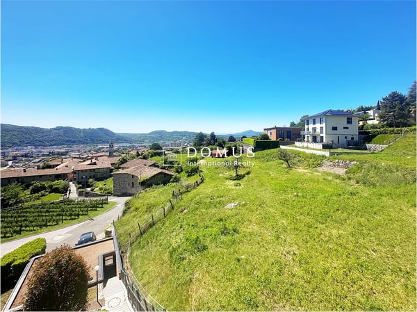Villa architettonica con vista panoramica 7