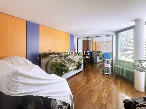 Villa architettonica con vista panoramica 12