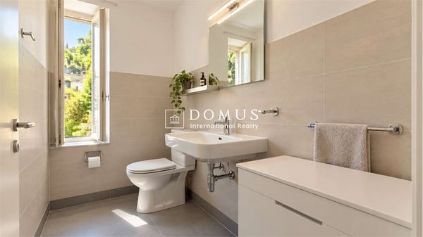 Casa di charme con giardino privato nel nucleo 8