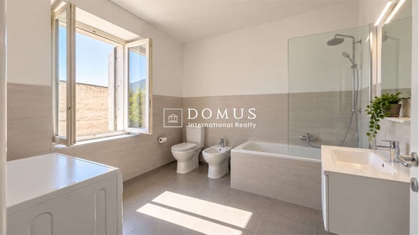 Casa di charme con giardino privato nel nucleo 9