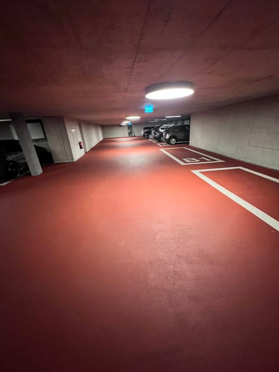 Zentraler Tiefgaragen-Parkplatz mit Autolift in Luzern 4