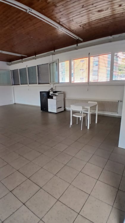 Ufficio in affitto a Caslano – Spazio funzionale con ottima posizione 5
