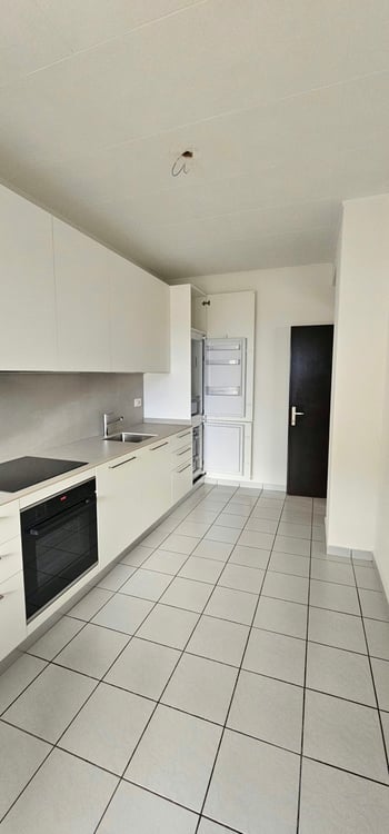 Luminoso appartamento di 1.5 locali con balcone a Lugano 6
