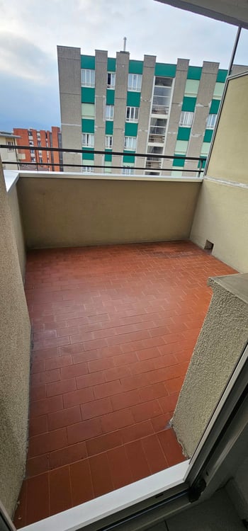 Luminoso appartamento di 1.5 locali con balcone a Lugano 9