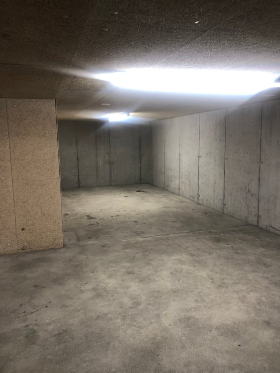 Modernes Büro mit 4 Räumen + verschiedenen Lager- und 5 Parkplätzen, auch für Investitionen 9