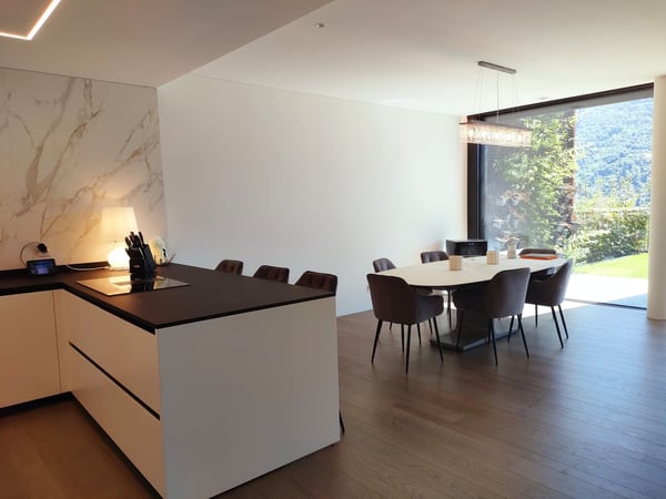 Splendido appartamento duplex 4.5 locali con piscina a Canobbio 6