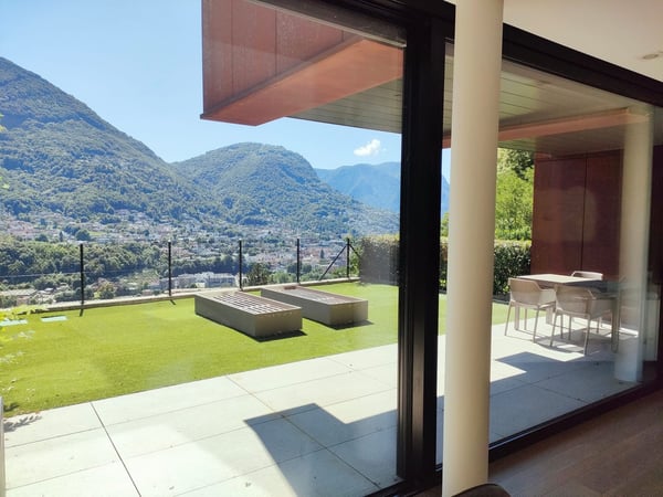 Splendido appartamento duplex 4.5 locali con piscina a Canobbio 2
