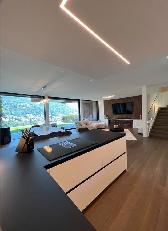 Splendido appartamento duplex 4.5 locali con piscina a Canobbio 4