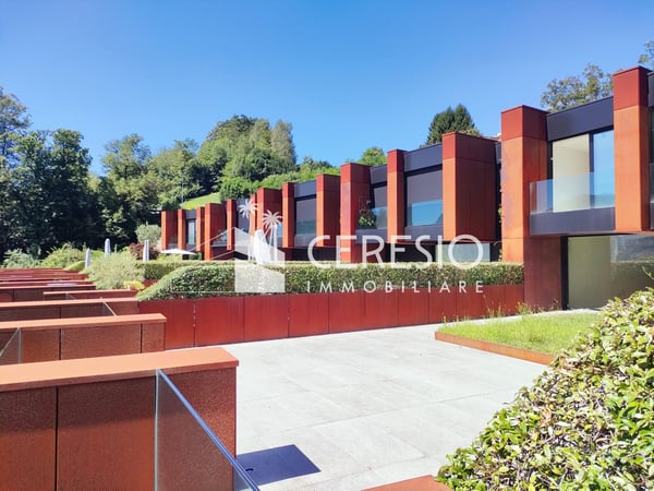 Splendido appartamento duplex 4.5 locali con piscina a Canobbio 9