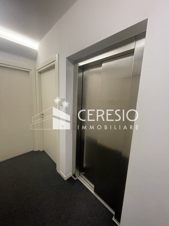 Ufficio luminoso in affitto a Lugano – Viale Stefano Franscini 3