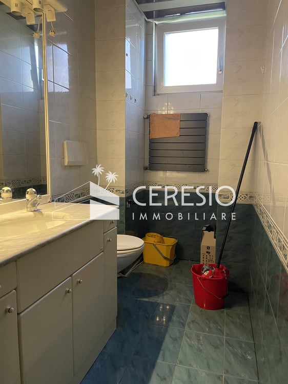 Ufficio luminoso in affitto a Lugano – Viale Stefano Franscini 4