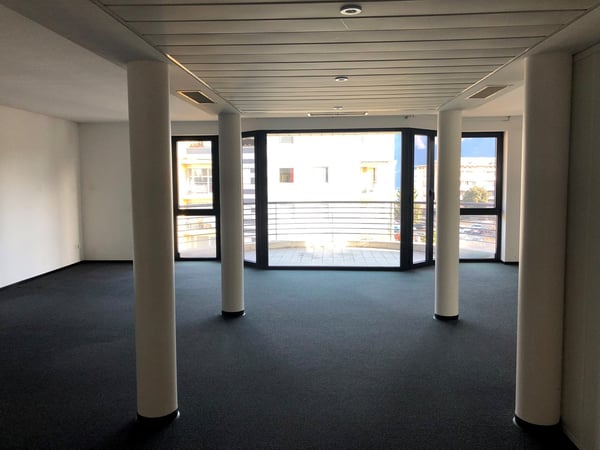 AFFITTASI A LUGANO-MASSAGNO LUMINOSO UFFICIO 6