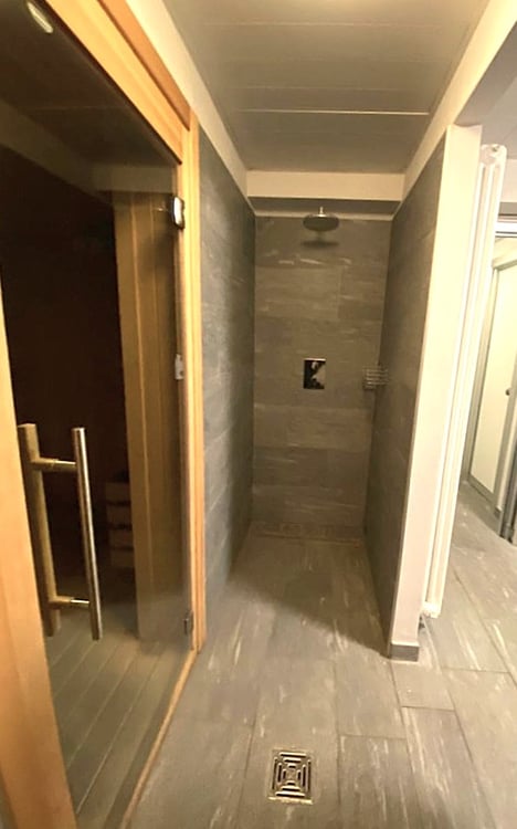 3.5 locali, ristrutturato con box privato, Paradiso AV096-22 17