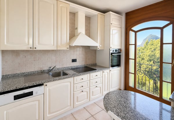 Appartamento 4.5 locali con vista aperta su lago e montagne 9