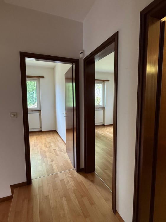 MENDRISIO: In zona tranquilla e residenziale, vendiamo ampia casa, luminosa e con vista aperta. 14