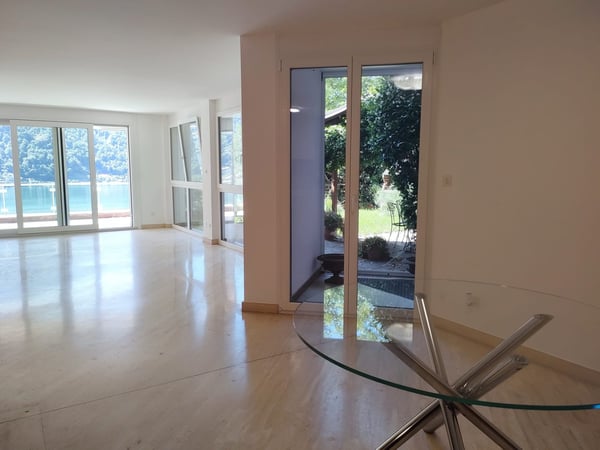 Morcote - Luminoso 3.5 locali duplex con giardino, piscina e vista lago 11