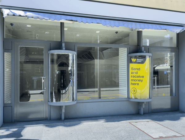 LUGANO CENTRO – Prestigioso spazio commerciale con ampia vetrina e straordinaria visibilità 2