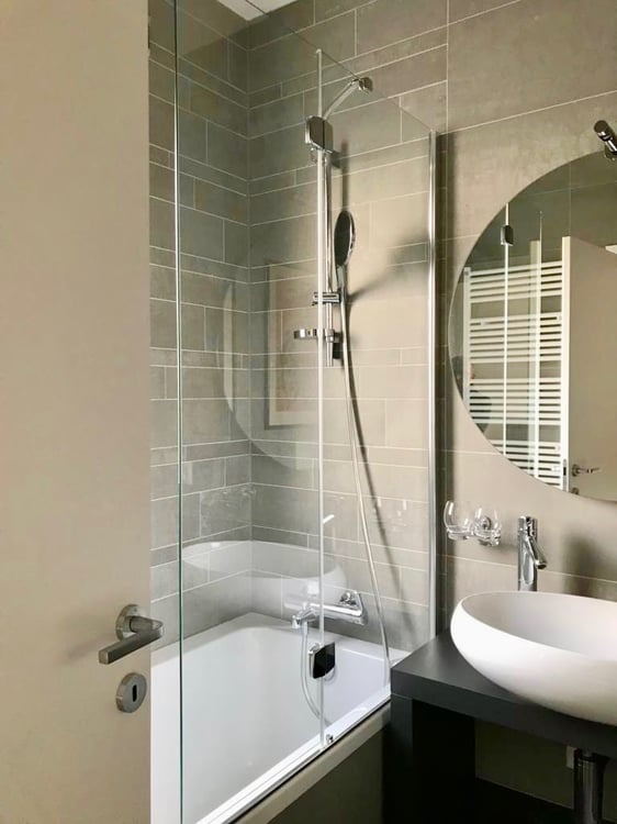 Lugano, zona centrale- In palazzina moderna affittiamo elegante appartamento 3.5 locali 9