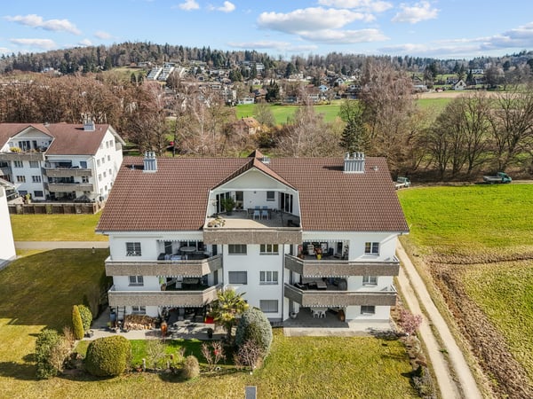 Exklusive 5½-Zimmer-Dachwohnung mit Lift direkt in die Wohnung