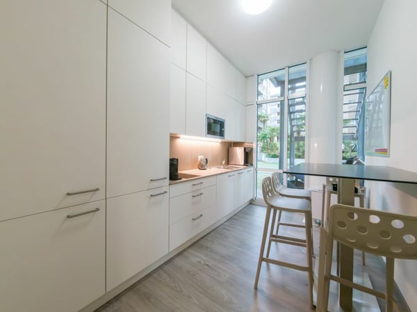 Subentro contratto di locazione - Ufficio moderno e luminoso nel centro di Lugano 10