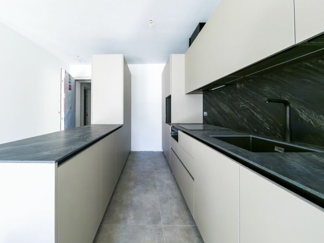 Elegante appartamento di nuova costruzione con terrazza in vendita a Lugano