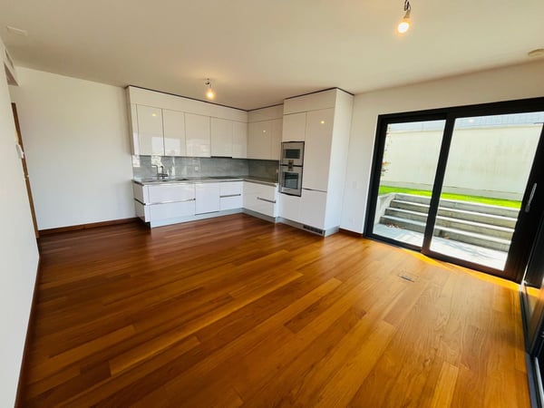 Appartamento di 3.5 locali con giardino e vista lago 3