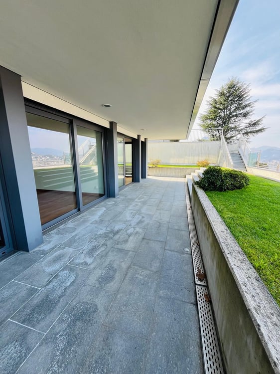 Appartamento di 3.5 locali con giardino e vista lago 13