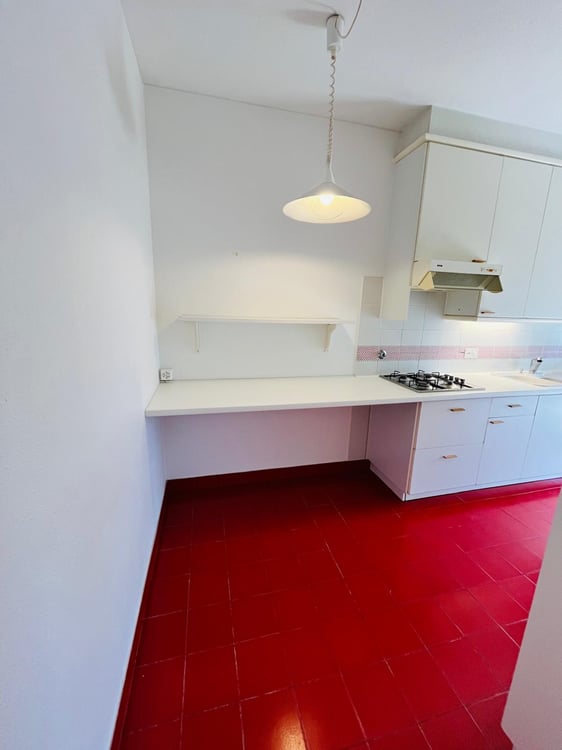 Luminoso appartamento di 4.5 locali con garage doppio a Lugano 8
