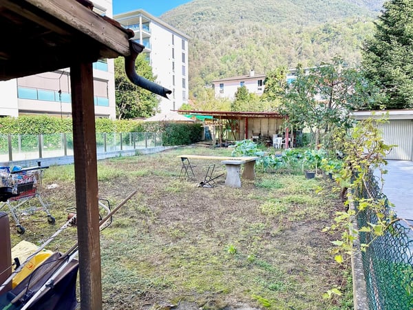 Casetta con terreno edificabile / Haus mit Bauland 4