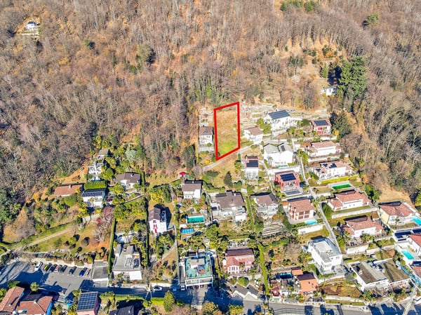 Grande terreno edificabile con splendida vista lago - Großes Baugrundstück mit Seeblick 8