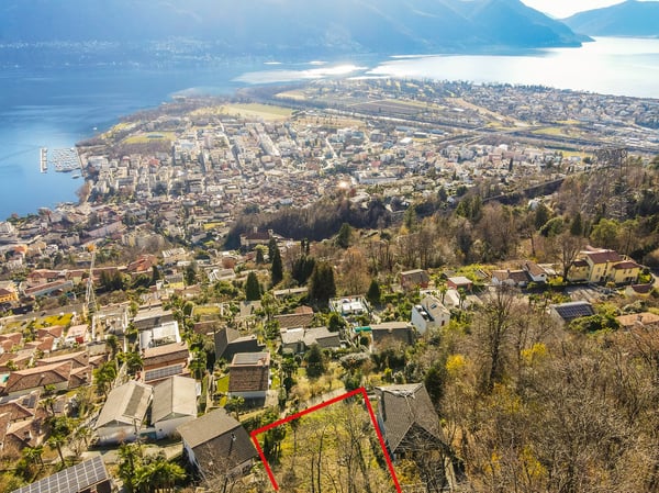Grande terreno edificabile con splendida vista lago - Großes Baugrundstück mit Seeblick 3