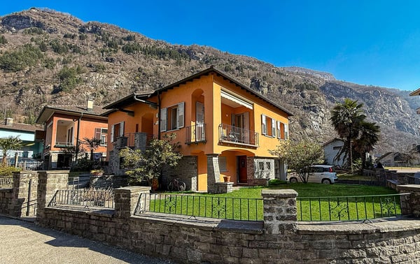 Casa unifamiliare con grande giardino 2