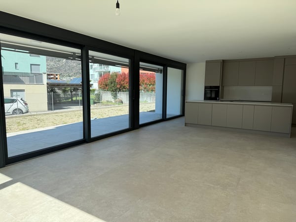 Appartamento moderno con Giardino a Giubiasco 8