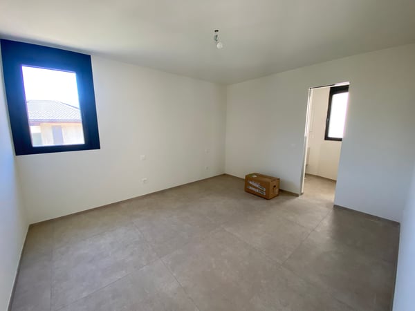 Appartamento moderno con terrazza a Giubiasco 8