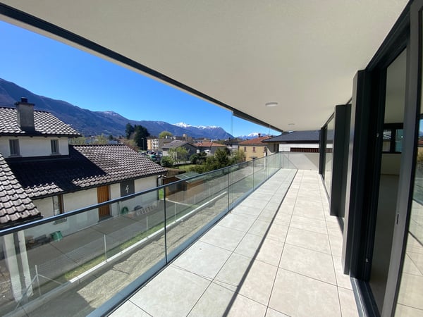 Appartamento moderno con terrazza a Giubiasco 1