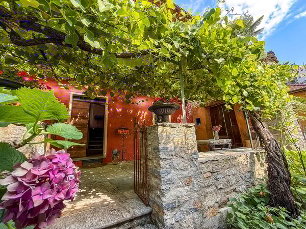 Charming Property in a Paradise Corner on Lake Maggiore 7