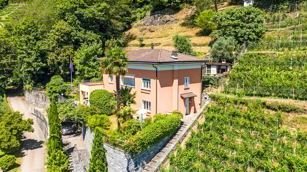 Sur le Lac Majeur, au Tessin, Maison des vacances avec vue panoramique 2