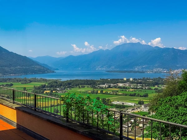 Sur le Lac Majeur, au Tessin, Maison des vacances avec vue panoramique 17