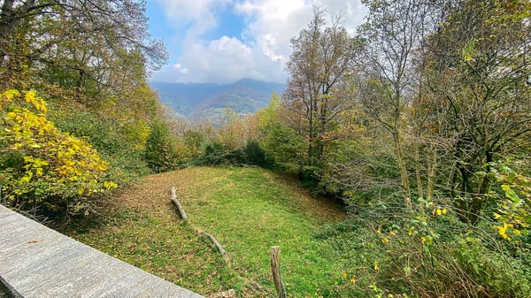 Charmante Rustico befindet sich in Scareglia, im Val Colla. Lugano 28