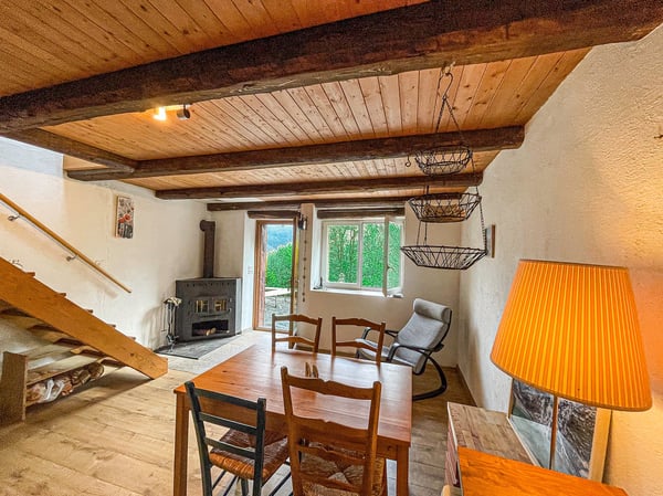 Charmante Rustico befindet sich in Scareglia, im Val Colla. Lugano 15