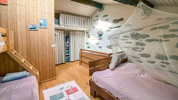 Charmante Rustico befindet sich in Scareglia, im Val Colla. Lugano 23