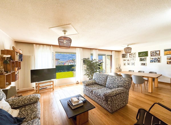 Grande casa con giardino, garages e posteggio. Soleggiata e tranquilla 6