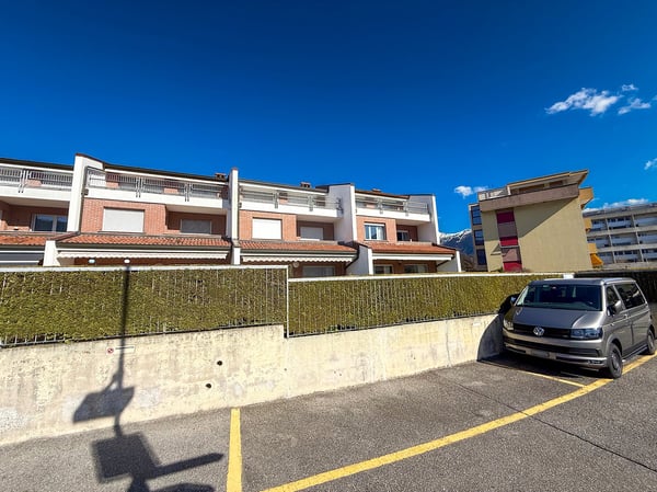 Grande casa con giardino, garages e posteggio. Soleggiata e tranquilla 26