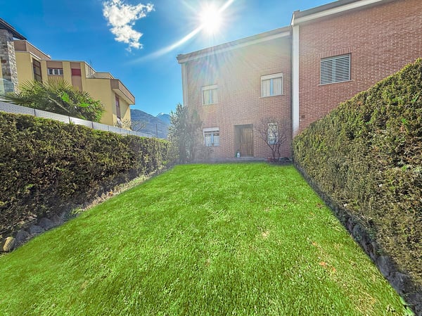 Grande casa con giardino, garages e posteggio. Soleggiata e tranquilla 28