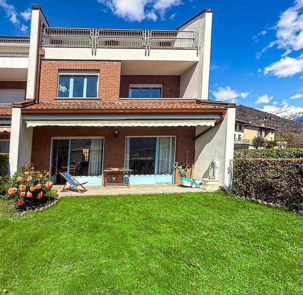 Grande casa con giardino, garages e posteggio. Soleggiata e tranquilla 23