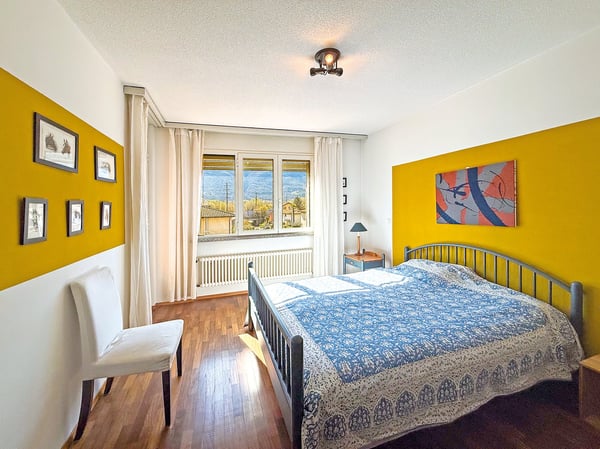 Grande casa con giardino, garages e posteggio. Soleggiata e tranquilla 12