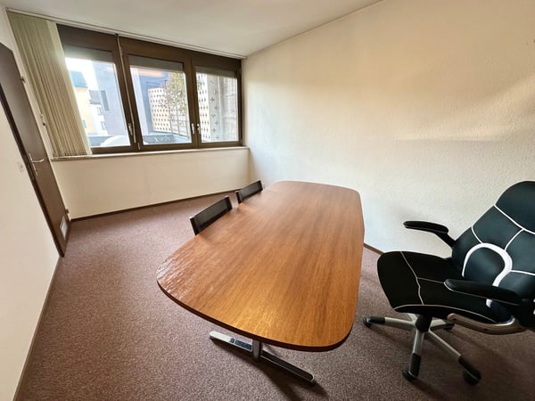 office in central location - ufficio zona centrale 11