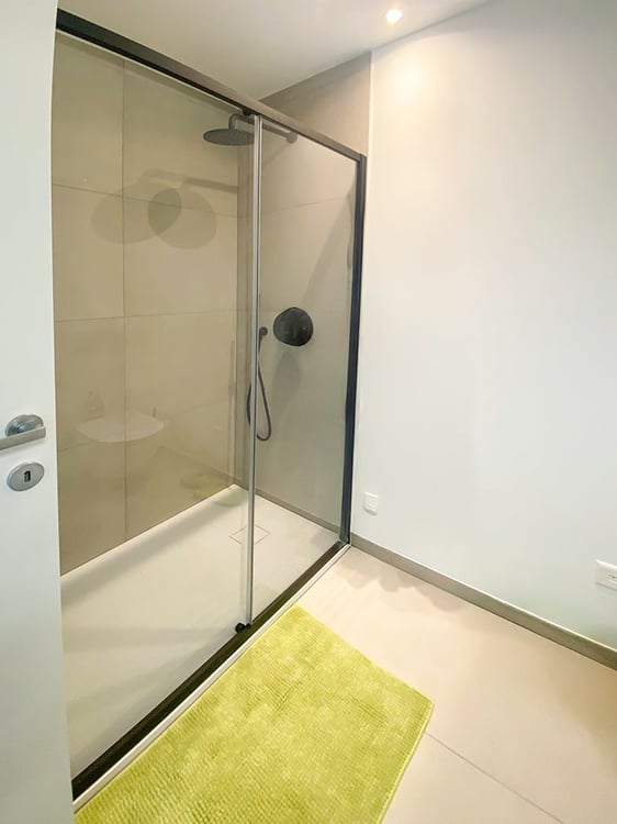 Moderno monolocale con balcone in posizione strategica a Locarno 8