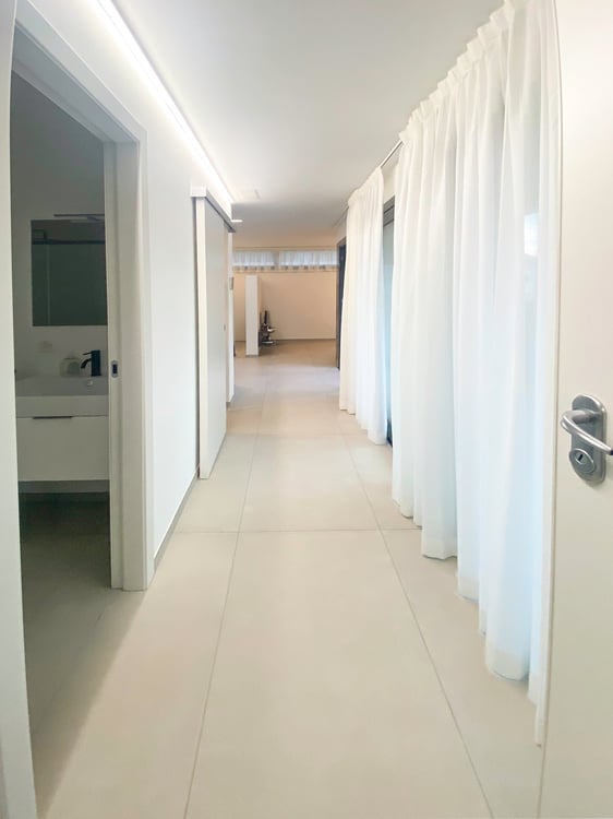 Moderno monolocale con balcone in posizione strategica a Locarno 10